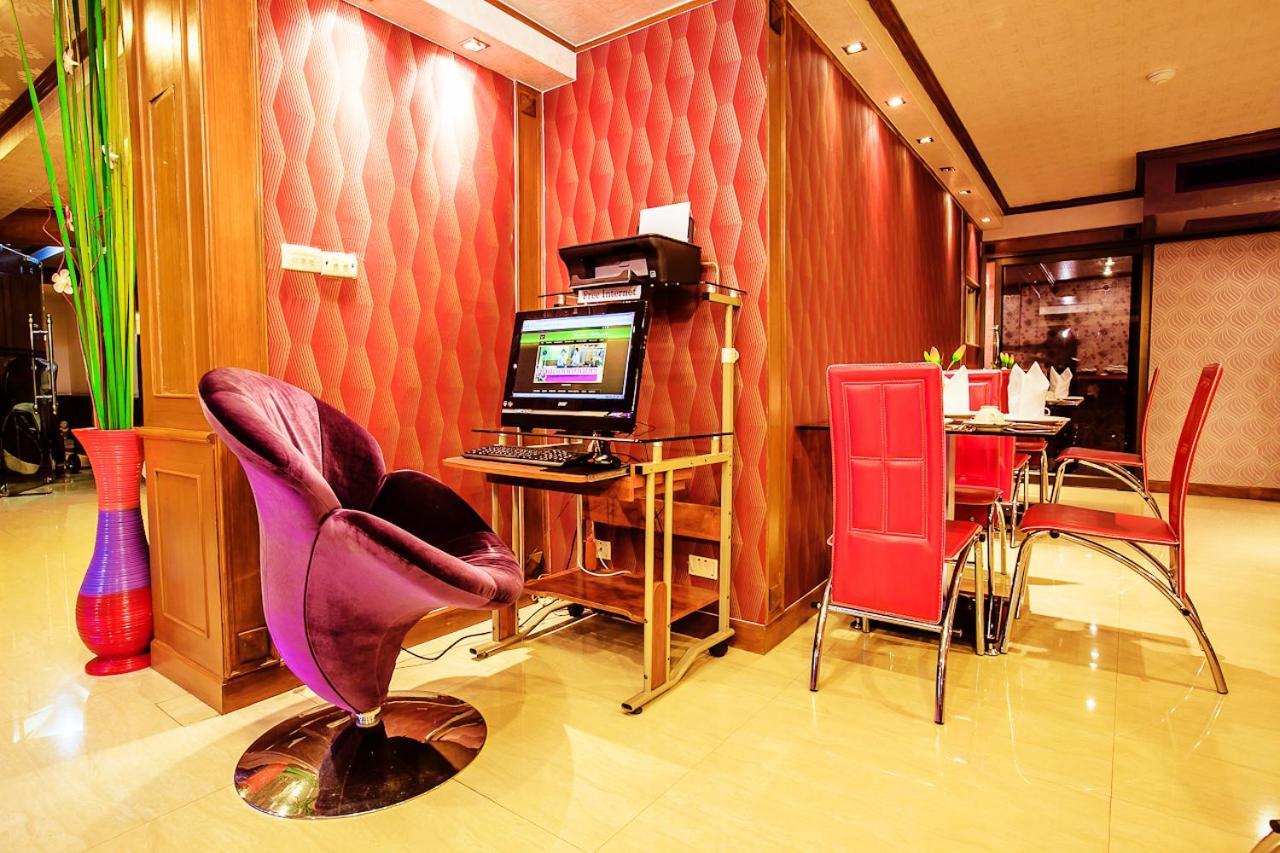 Varindavan Park Serviced Residence Bangkok Bagian luar foto
