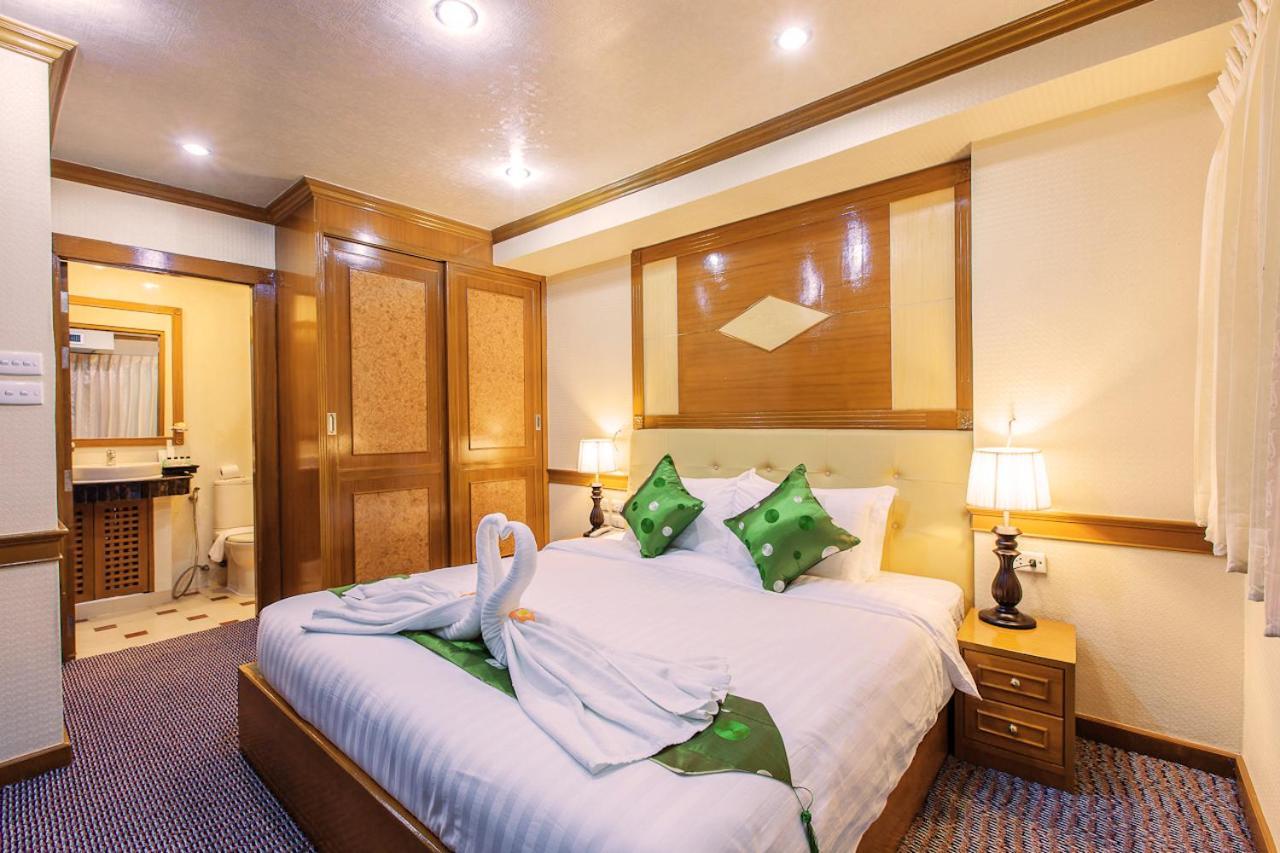 Varindavan Park Serviced Residence Bangkok Bagian luar foto