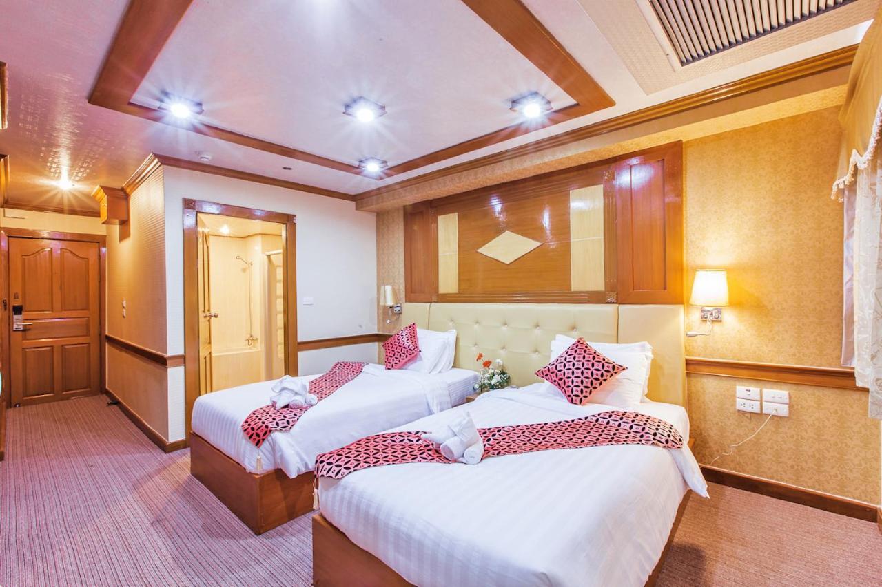 Varindavan Park Serviced Residence Bangkok Bagian luar foto